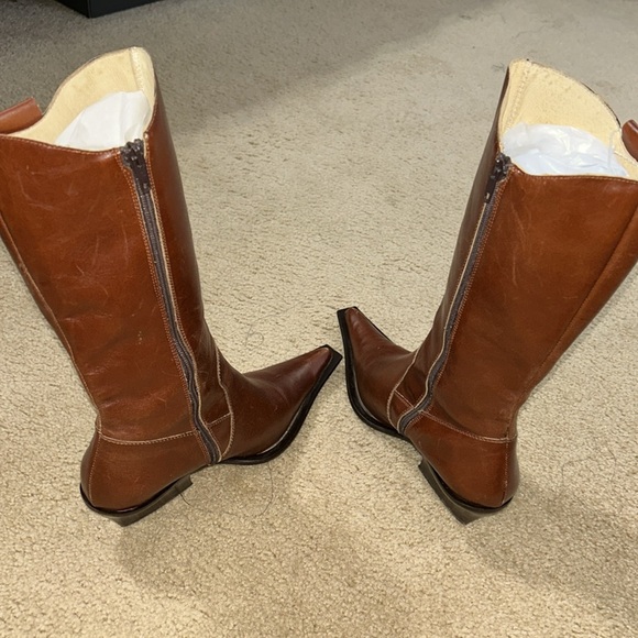Brown Western style Cowboy Boots - Picture 3 of 3